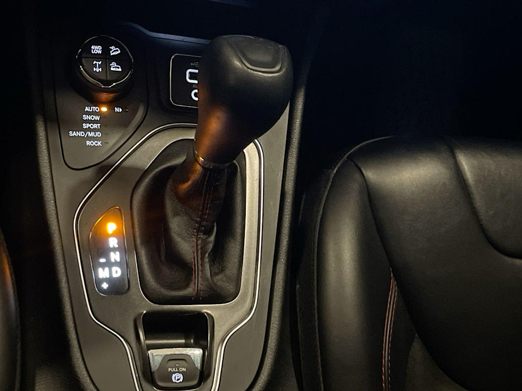 Thumbnail: 2019 Jeep Cherokee - 13