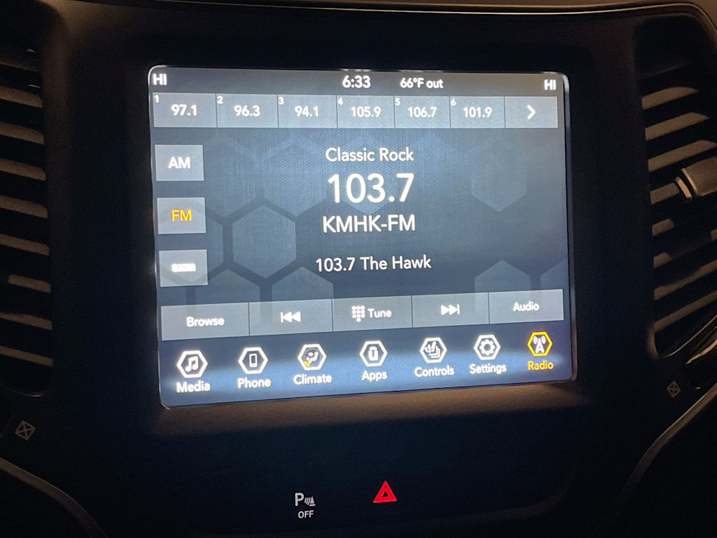 Thumbnail: 2019 Jeep Cherokee - 12