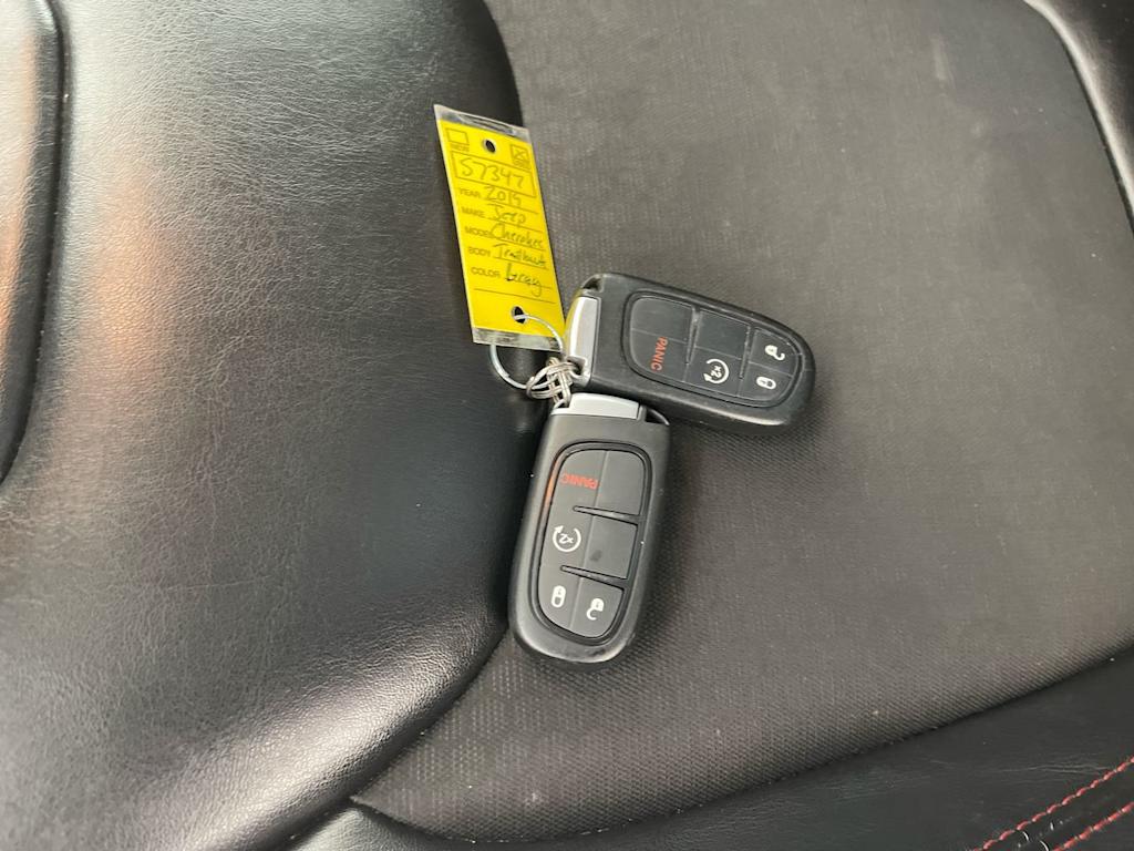 Thumbnail: 2019 Jeep Cherokee - 17