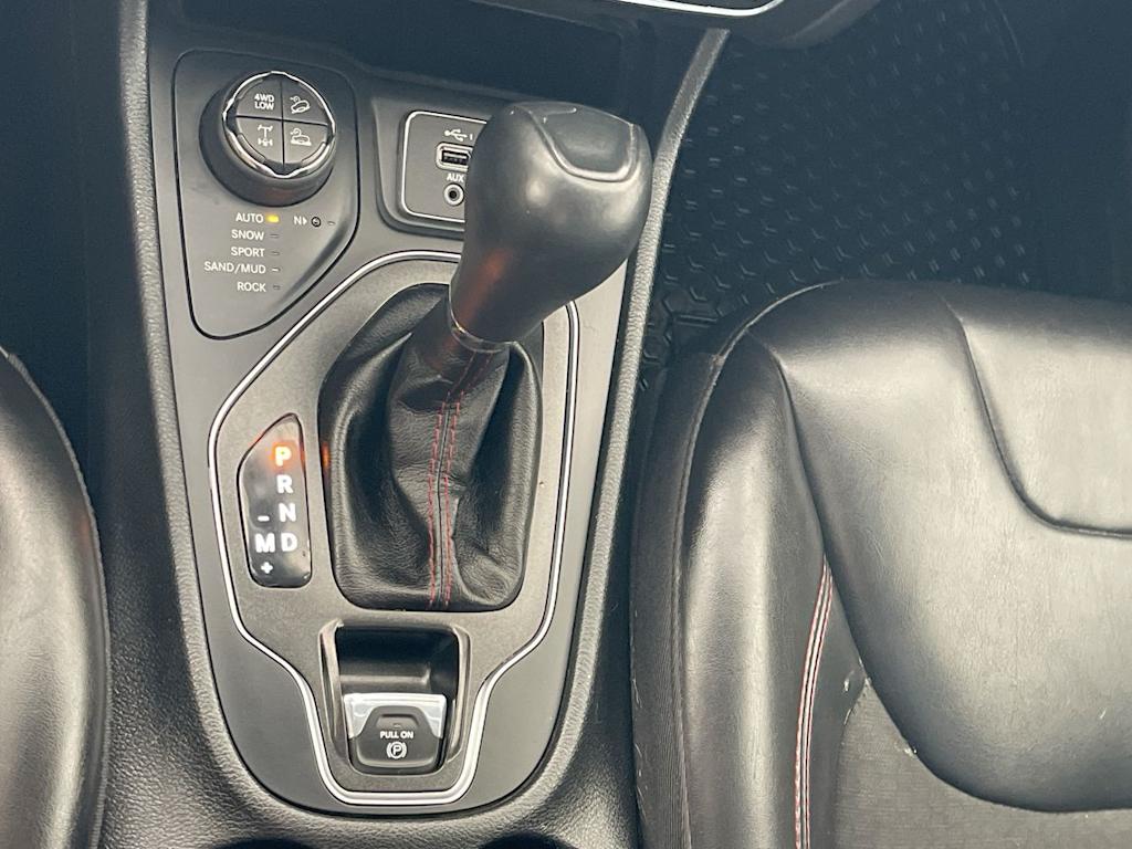 Thumbnail: 2019 Jeep Cherokee - 14
