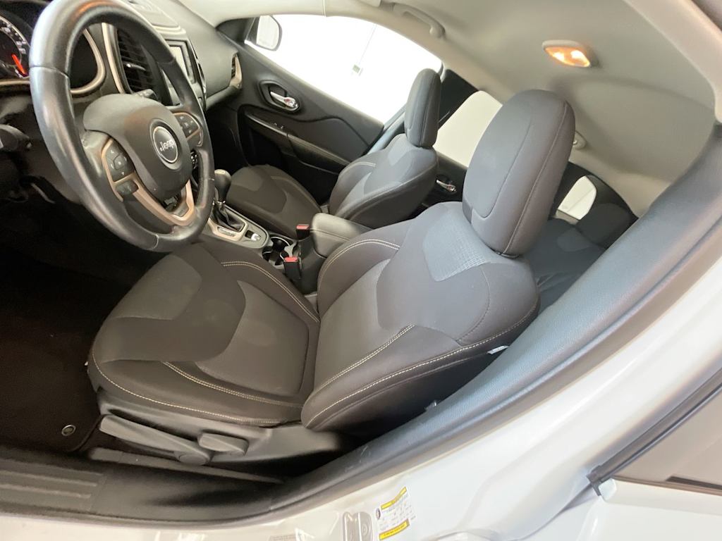 Thumbnail: 2016 Jeep Cherokee - 9
