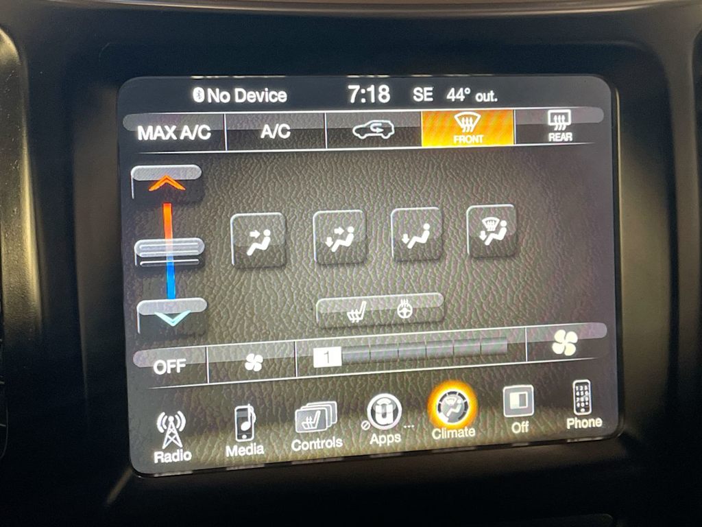 Thumbnail: 2017 Jeep Cherokee - 24