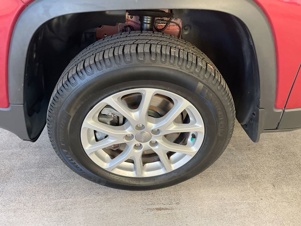 Thumbnail: 2017 Jeep Cherokee - 5