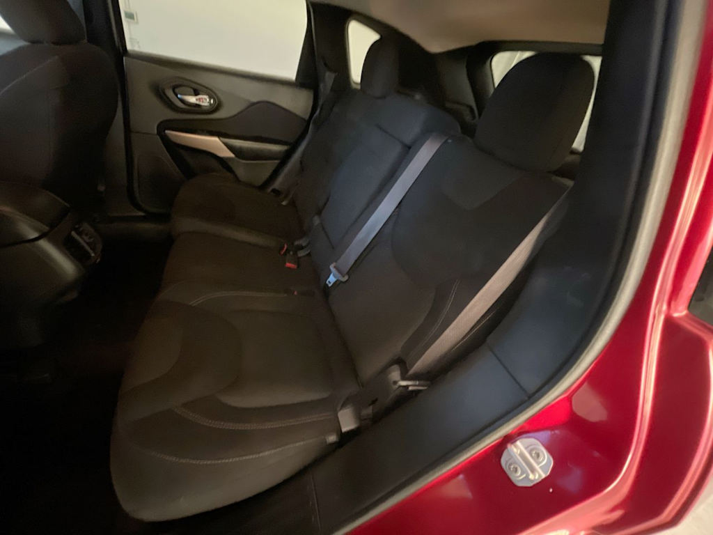 Thumbnail: 2017 Jeep Cherokee - 9