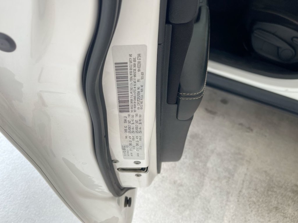 Thumbnail: 2015 Jeep Cherokee - 17