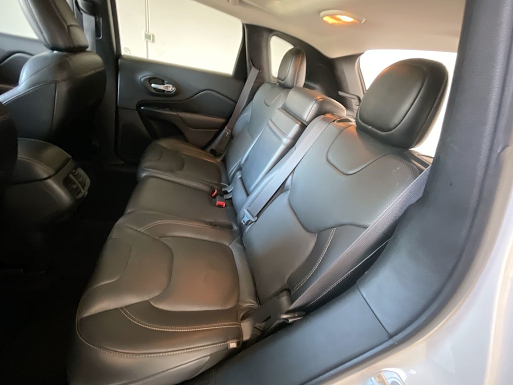 Thumbnail: 2016 Jeep Cherokee - 12