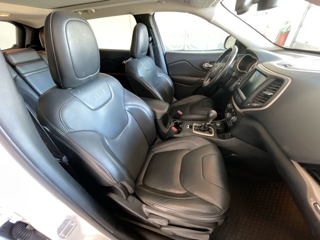 Thumbnail: 2016 Jeep Cherokee - 11