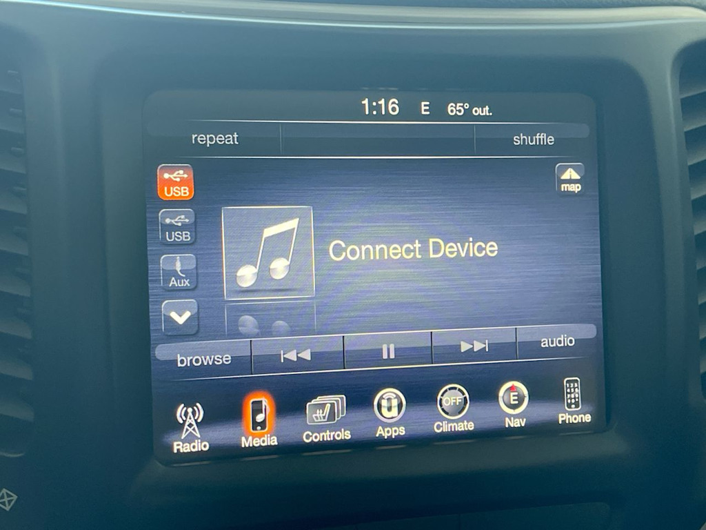 Thumbnail: 2016 Jeep Cherokee - 13