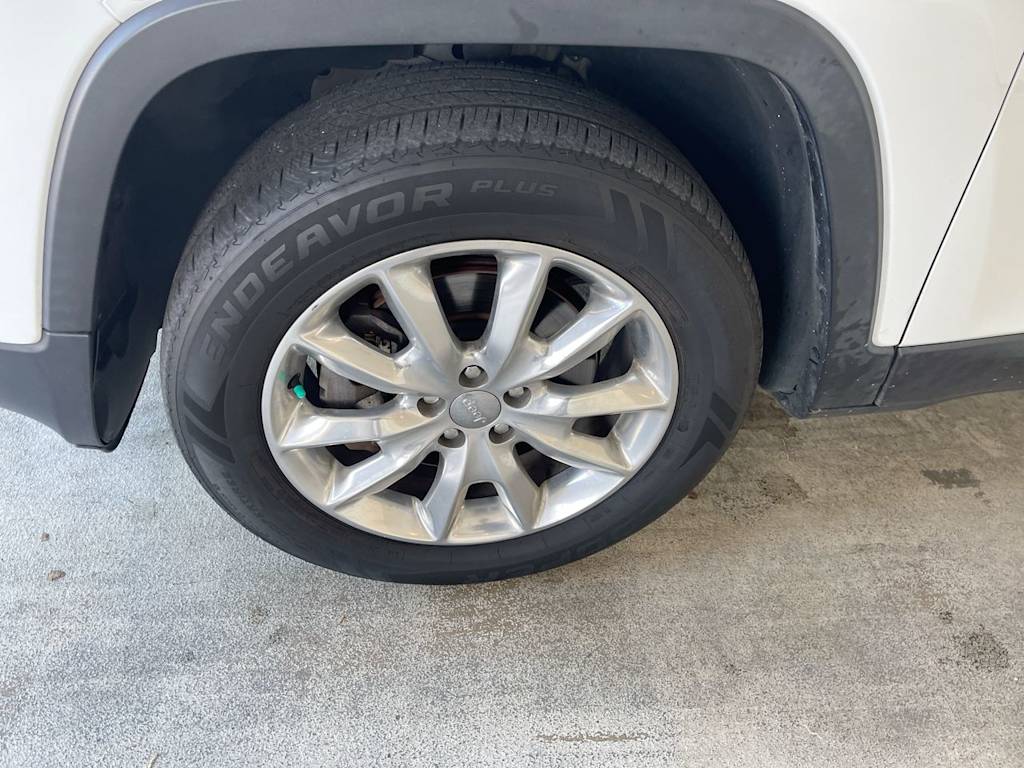 Thumbnail: 2016 Jeep Cherokee - 8