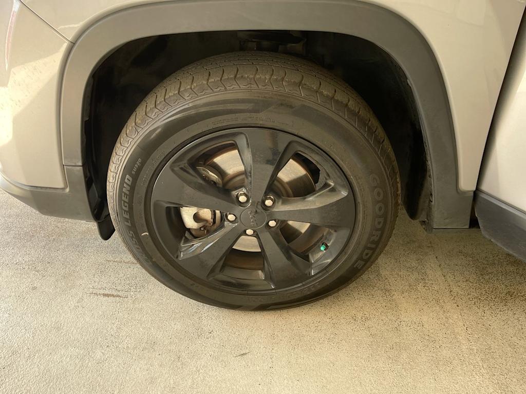 Thumbnail: 2019 Jeep Cherokee - 7