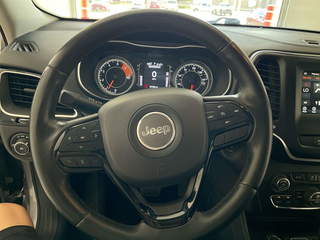 Thumbnail: 2019 Jeep Cherokee - 2
