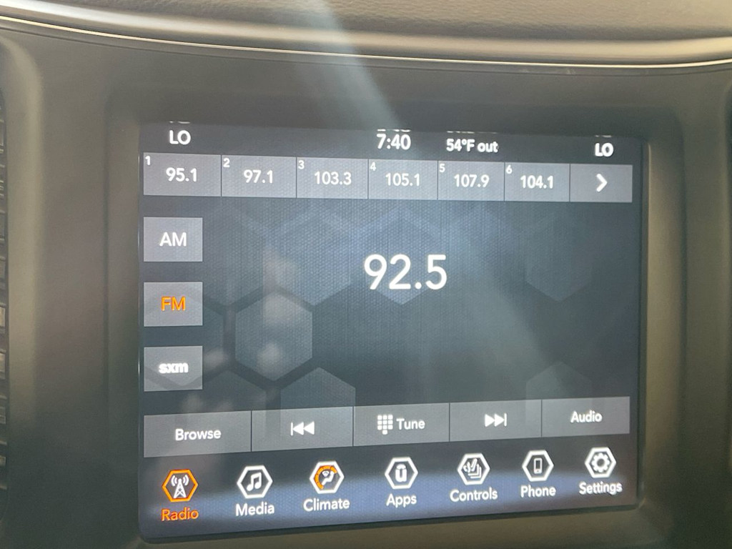 Thumbnail: 2021 Jeep Cherokee - 12