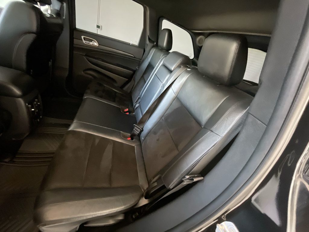 Thumbnail: 2015 Jeep Grand Cherokee - 11