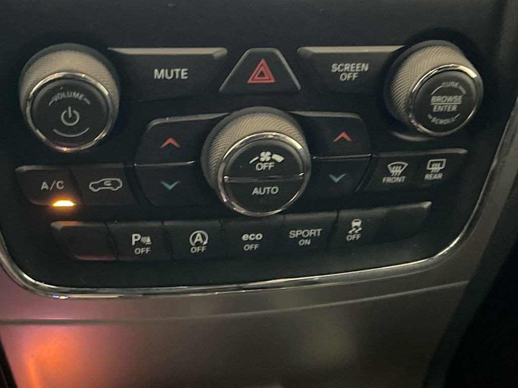 Thumbnail: 2020 Jeep Grand Cherokee - 26