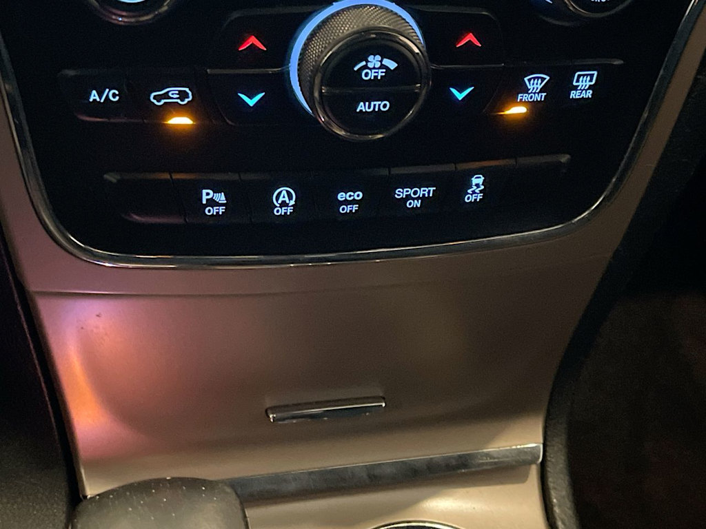 Thumbnail: 2017 Jeep Grand Cherokee - 26