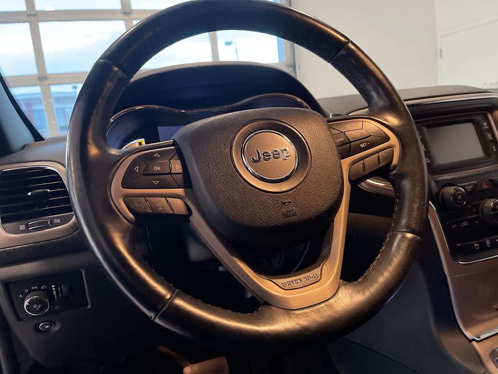 Thumbnail: 2017 Jeep Grand Cherokee - 2