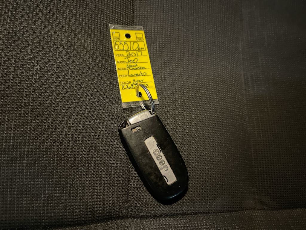 Thumbnail: 2017 Jeep Grand Cherokee - 14