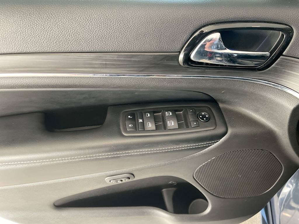 Thumbnail: 2021 Jeep Grand Cherokee - 23