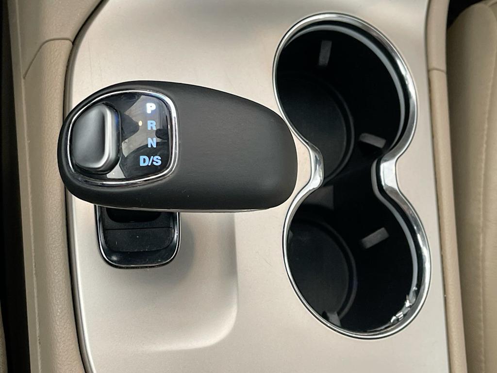 Thumbnail: 2015 Jeep Grand Cherokee - 26