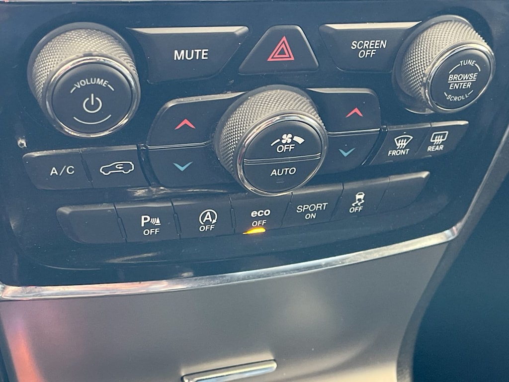 Thumbnail: 2019 Jeep Grand Cherokee - 26