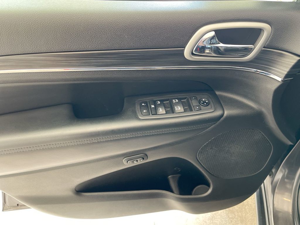 Thumbnail: 2019 Jeep Grand Cherokee - 23