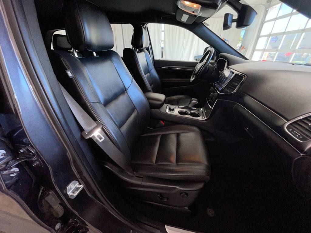 Thumbnail: 2019 Jeep Grand Cherokee - 10