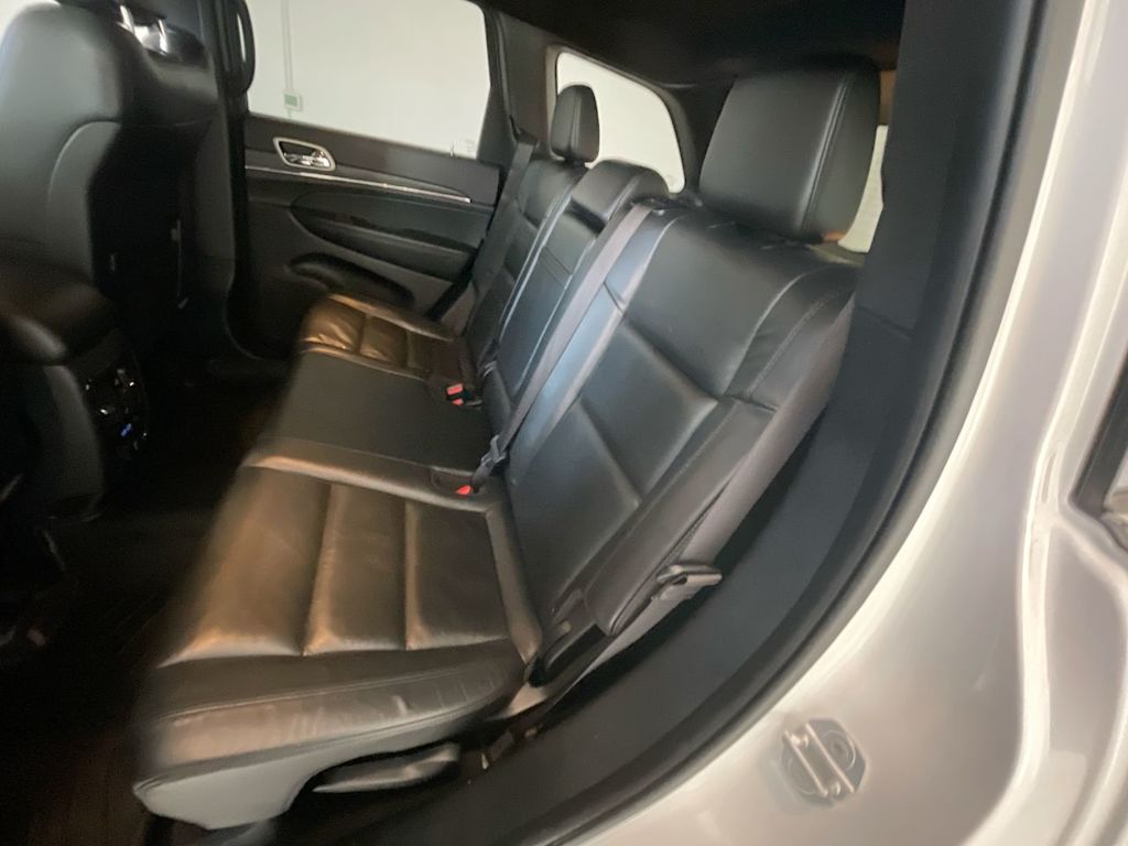 Thumbnail: 2021 Jeep Grand Cherokee - 11