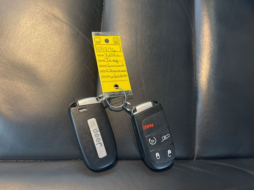 Thumbnail: 2021 Jeep Grand Cherokee - 16