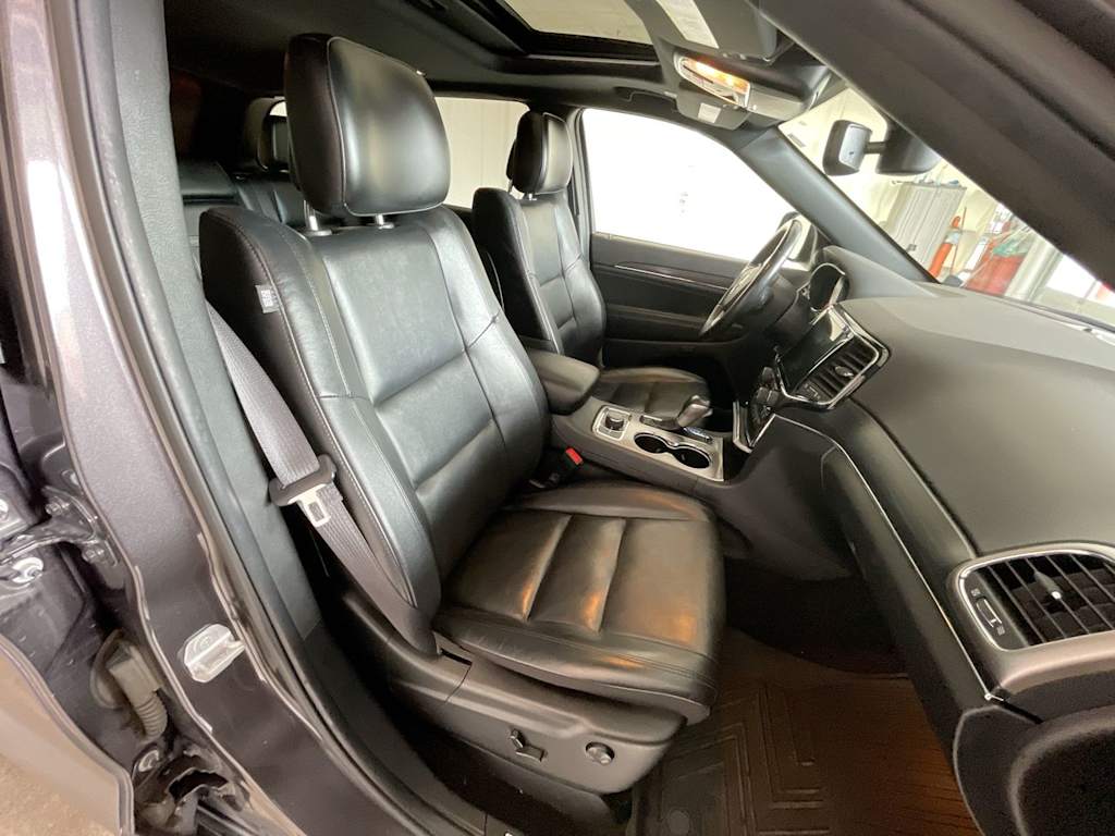 Thumbnail: 2021 Jeep Grand Cherokee - 11