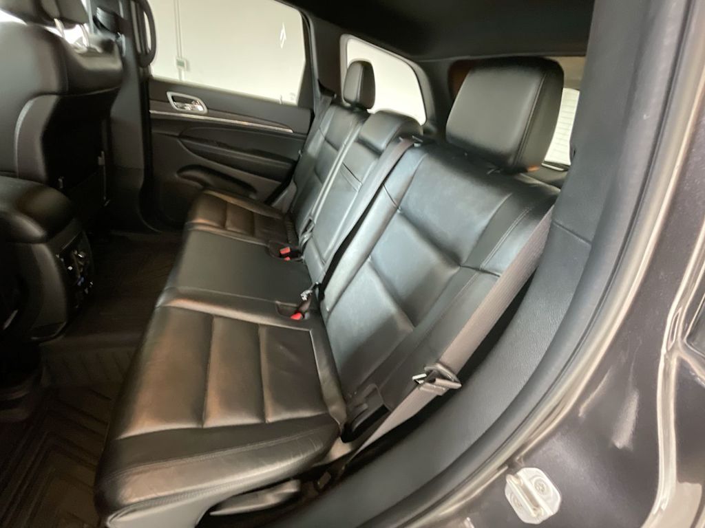 Thumbnail: 2021 Jeep Grand Cherokee - 12