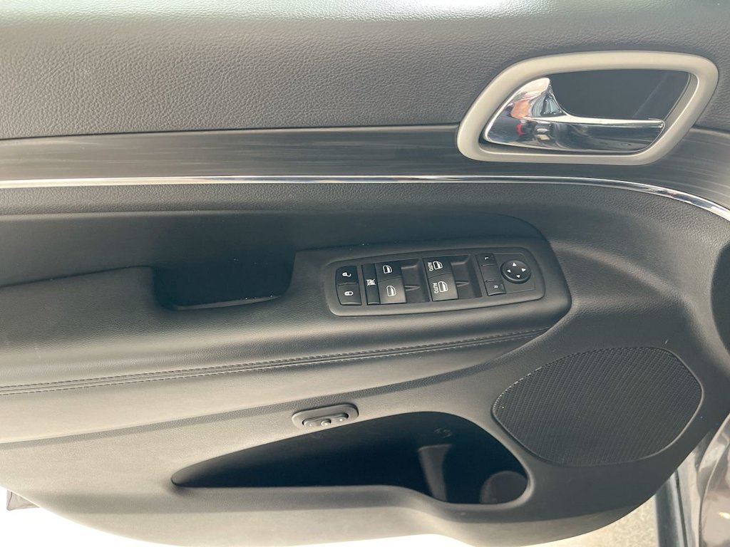 Thumbnail: 2021 Jeep Grand Cherokee - 23