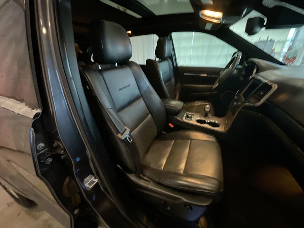 Thumbnail: 2015 Jeep Grand Cherokee - 9