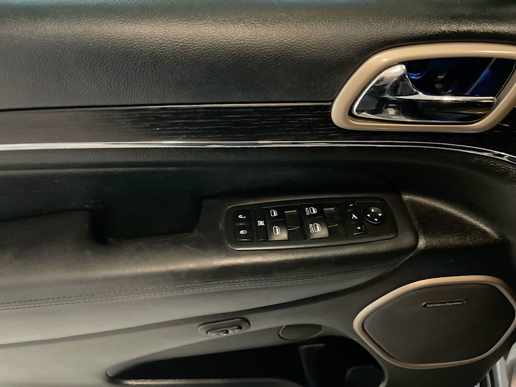 Thumbnail: 2015 Jeep Grand Cherokee - 22