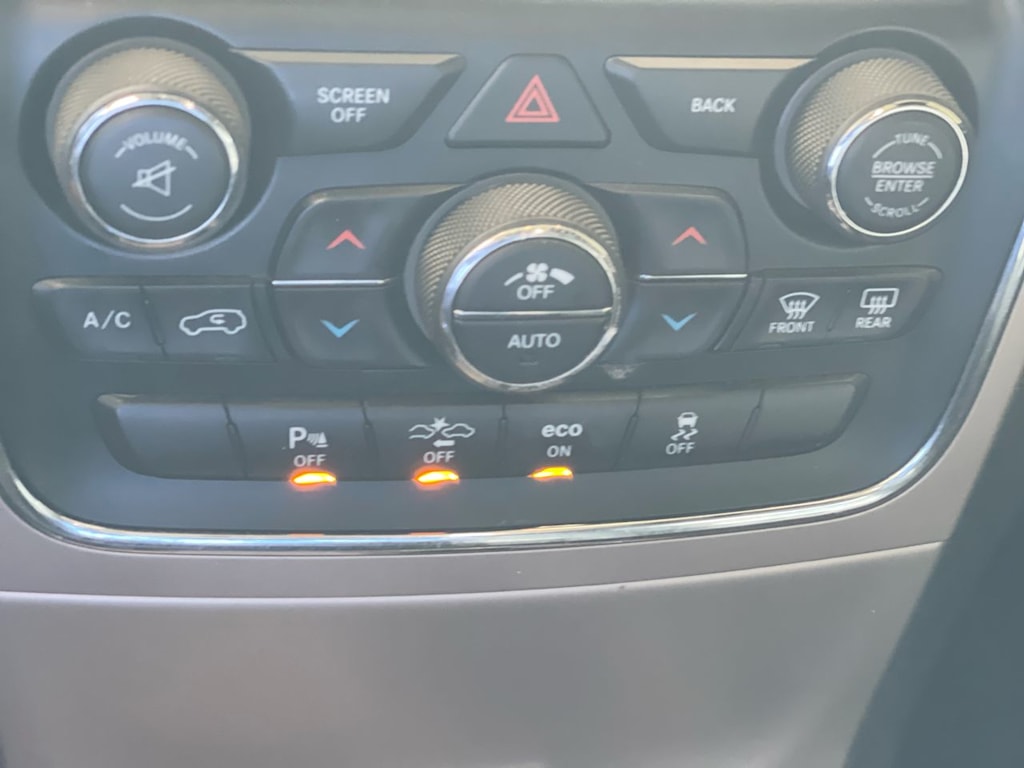 2014 Jeep Grand Cherokee Summit 26
