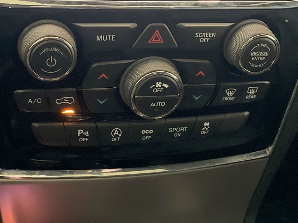 2019 Jeep Grand Cherokee Trailhawk 25