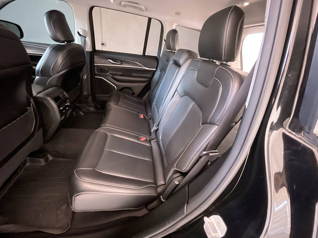 Thumbnail: 2022 Jeep Grand Cherokee - 10