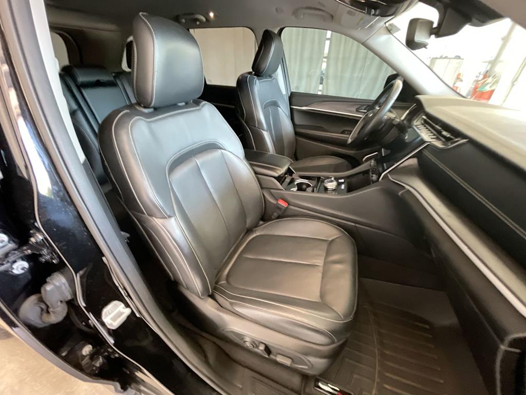 Thumbnail: 2022 Jeep Grand Cherokee - 9