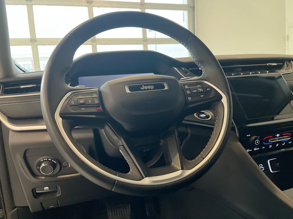 Thumbnail: 2023 Jeep Grand Cherokee L - 2