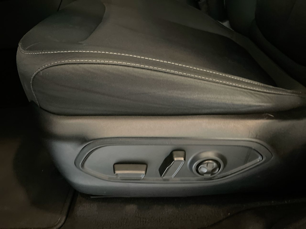 Thumbnail: 2023 Jeep Grand Cherokee L - 20