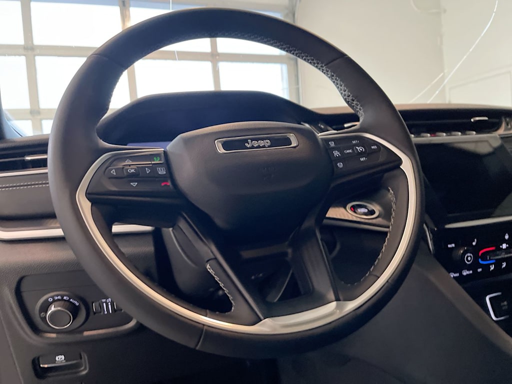 Thumbnail: 2024 Jeep Grand Cherokee L - 2