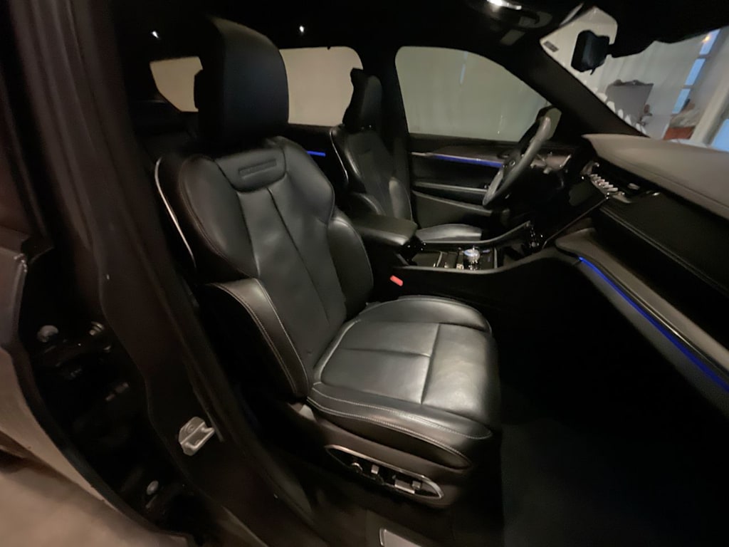 Thumbnail: 2023 Jeep Grand Cherokee L - 10