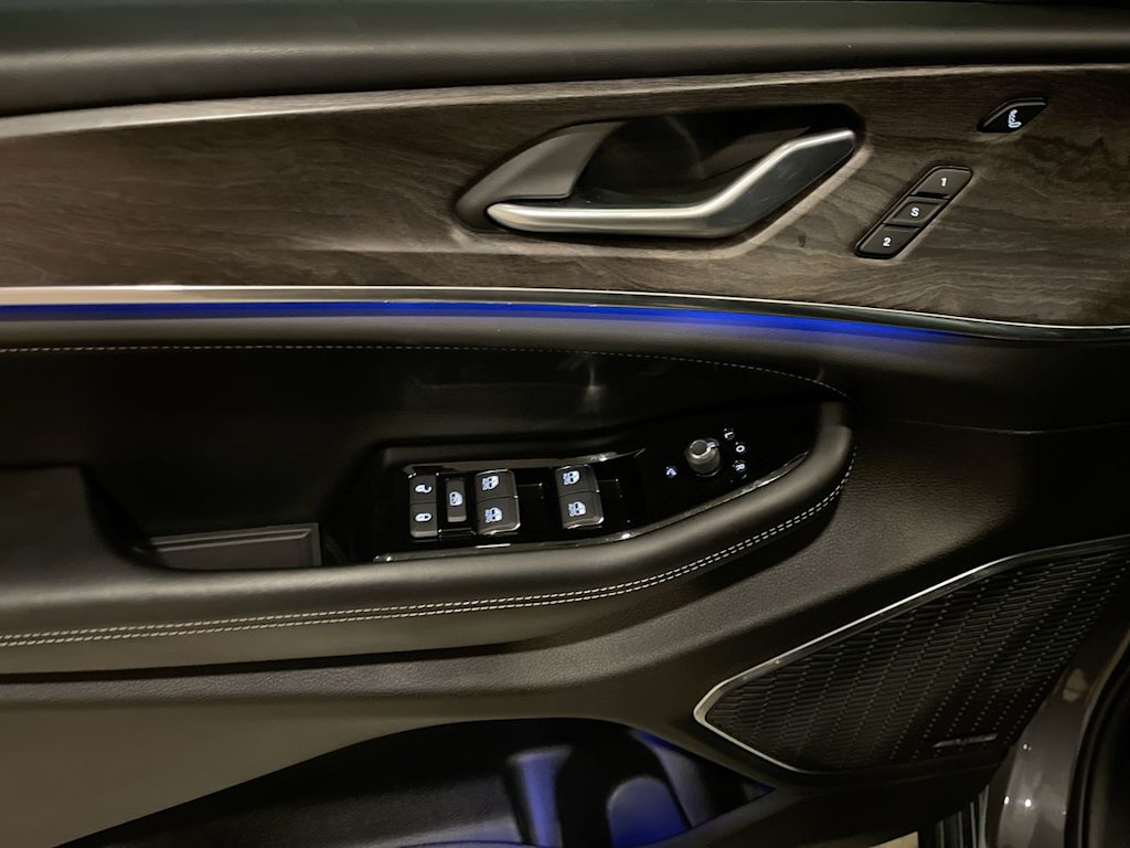 Thumbnail: 2023 Jeep Grand Cherokee L - 21