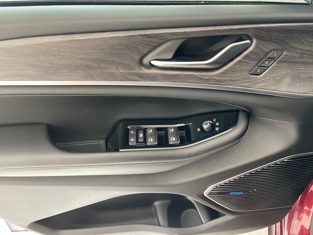 Thumbnail: 2021 Jeep Grand Cherokee L - 21