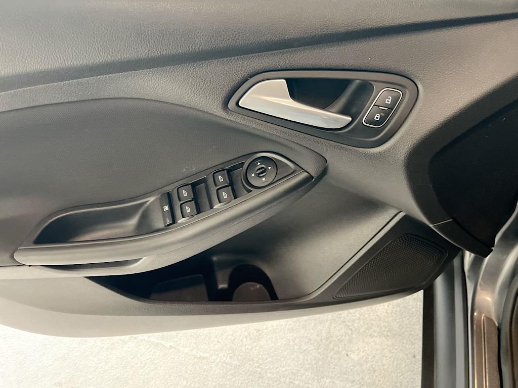 Thumbnail: 2018 Ford Focus - 23