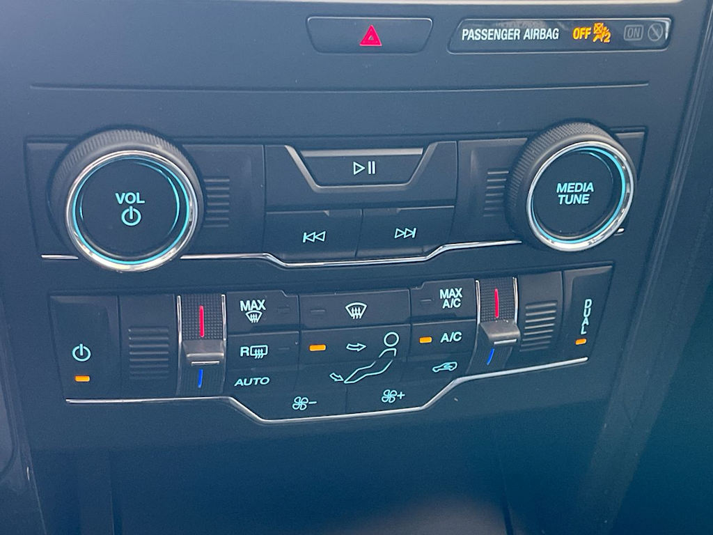Thumbnail: 2019 Ford Explorer - 25
