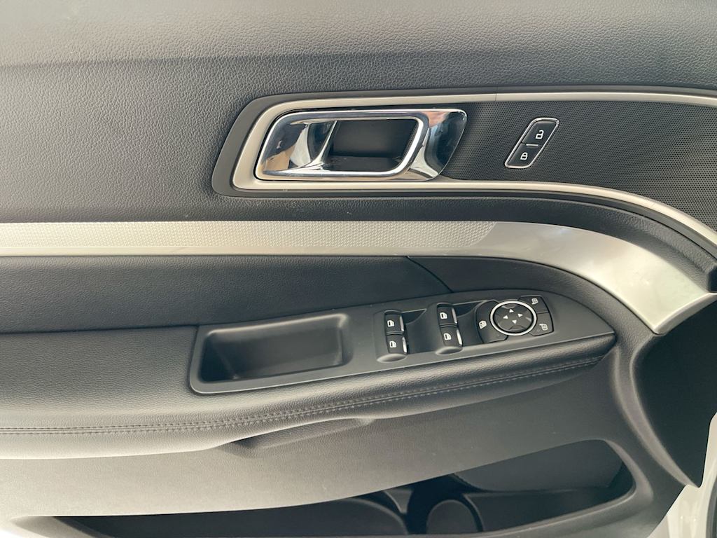 Thumbnail: 2016 Ford Explorer - 23