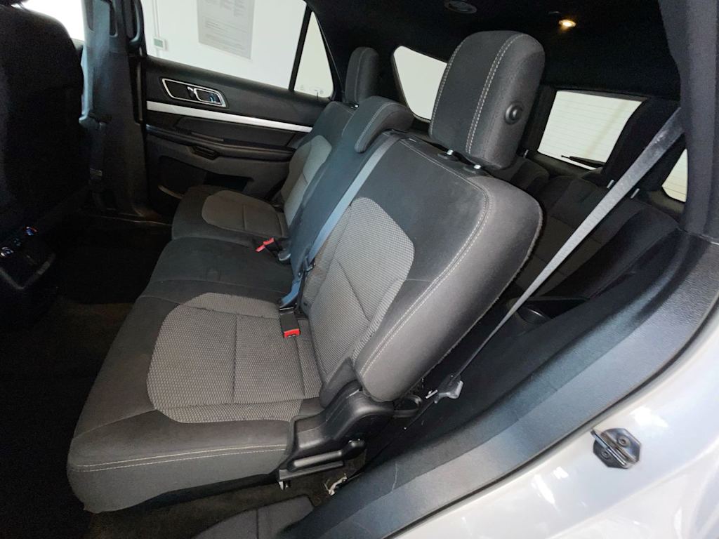 Thumbnail: 2016 Ford Explorer - 11