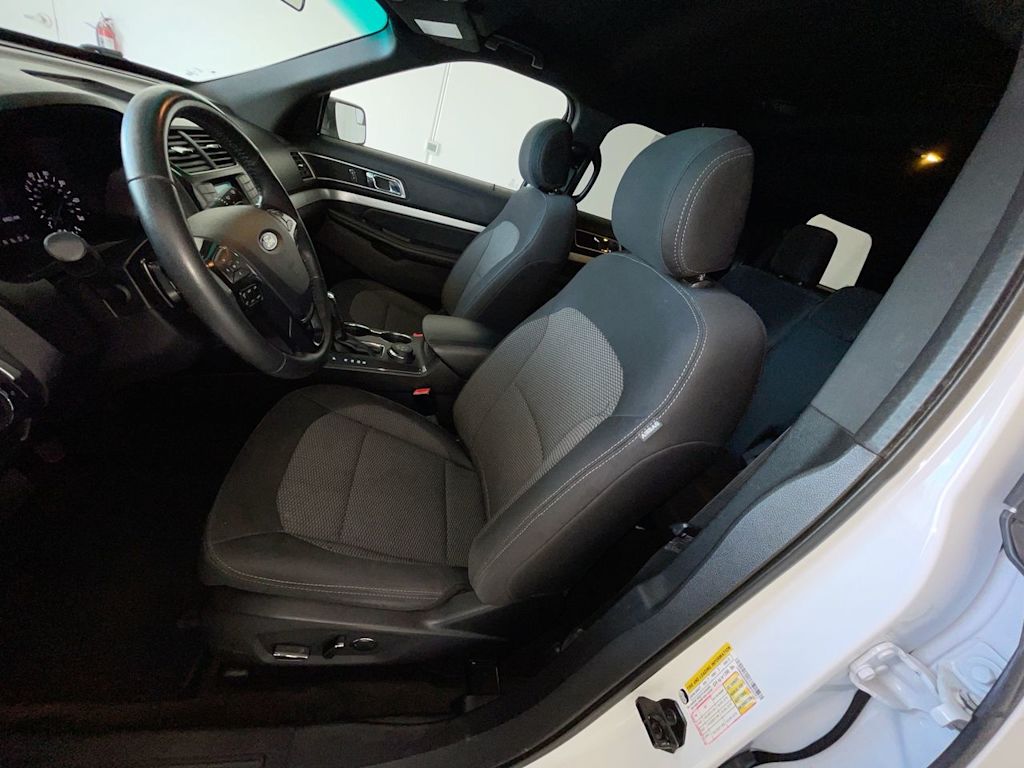 Thumbnail: 2016 Ford Explorer - 9