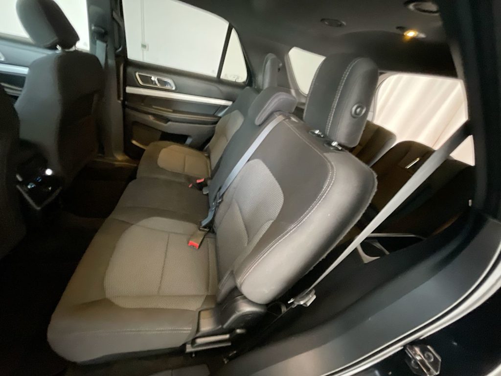 2017 Ford Explorer XLT 11
