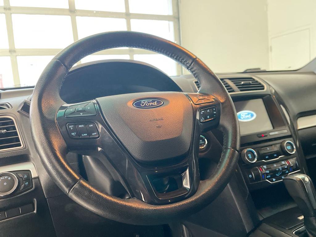 2017 Ford Explorer XLT 2